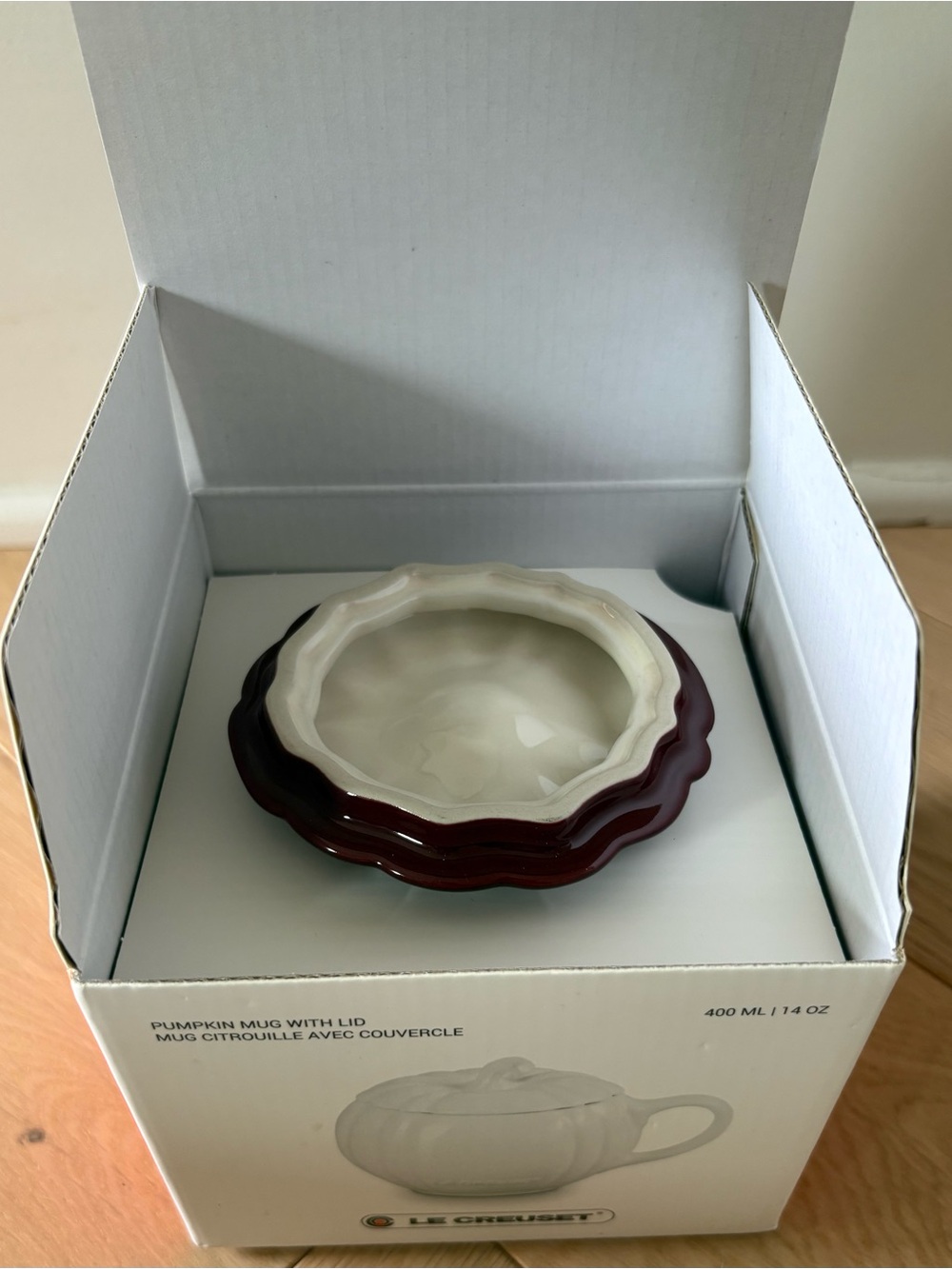 Le Creuset - Pumpkin Mug with lid rhone (400ml/14oz) Burgundy Stoneware - Picture 8 of 9